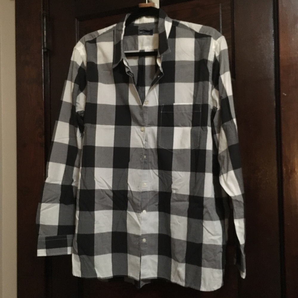 Gap button down shirt